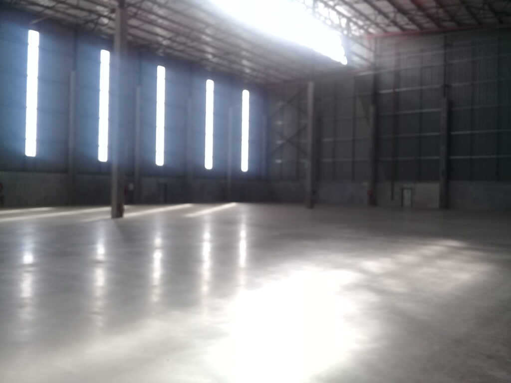 1,650 m² Warehouse to Rent Brackengate 2 - Image 1