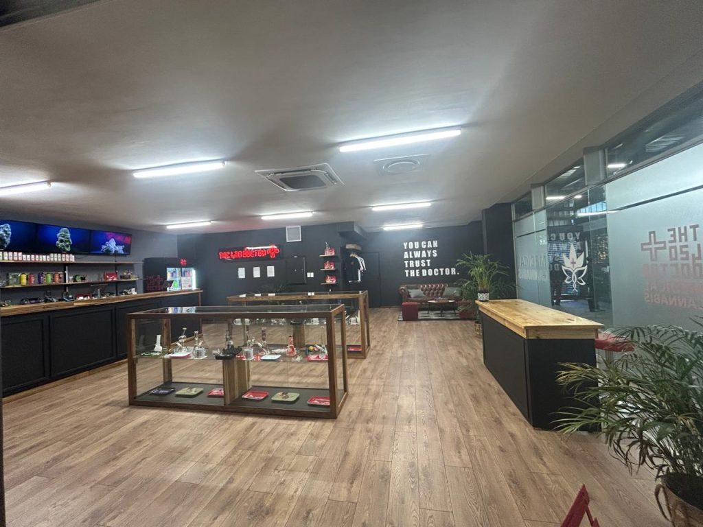 Retail Space to Rent - Galleria, Claremont