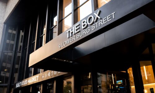 1,912 m² Office to Rent The Box