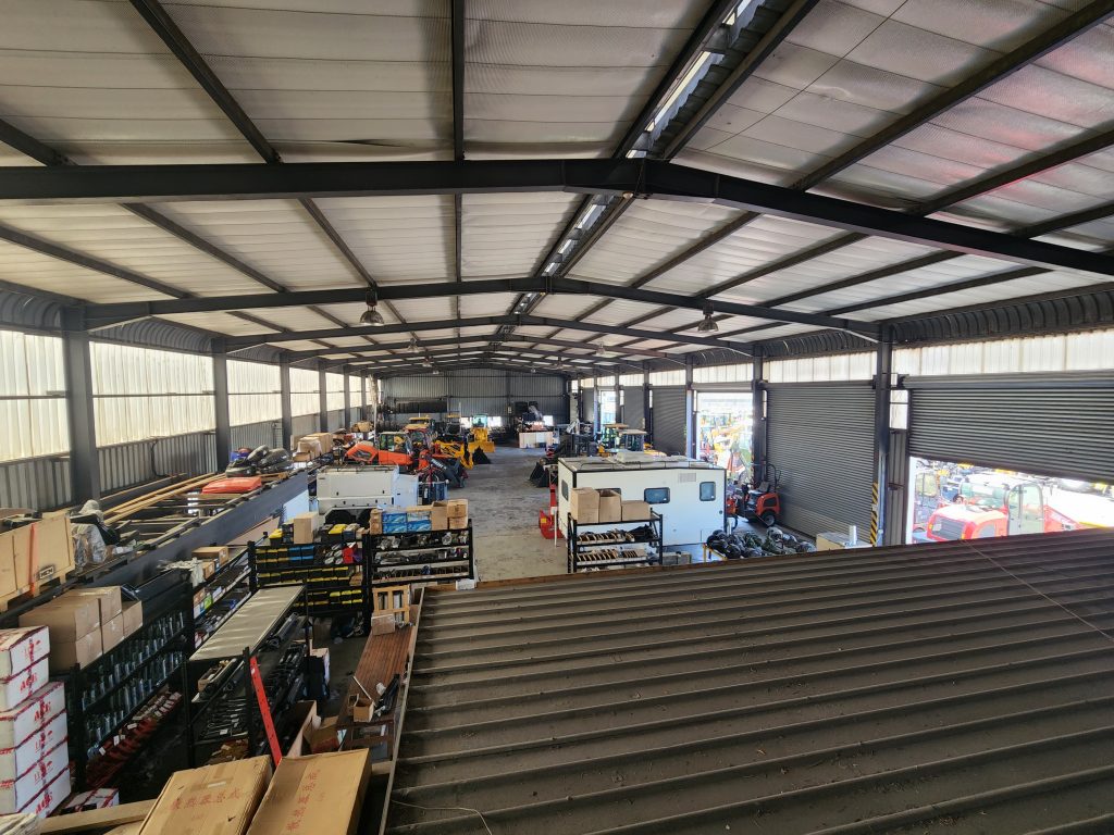 Warehouse to Rent Airport Industria - 2 Montreal Drive