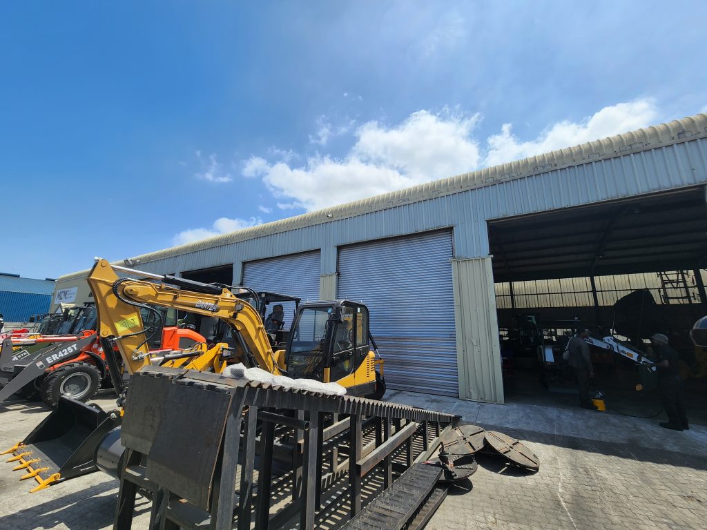 Warehouse to Rent Airport Industria - 2 Montreal Drive