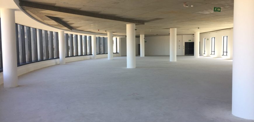 930 m² Office to Rent Century City