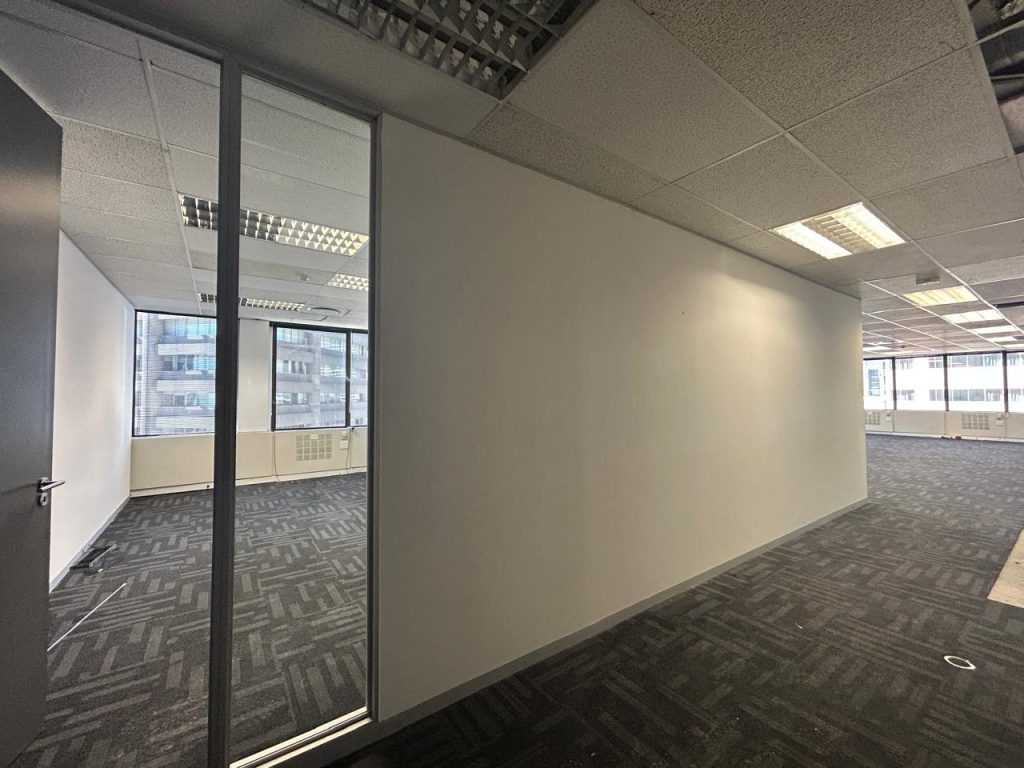 985 m² Office to Rent  2 Long Street - Image 5