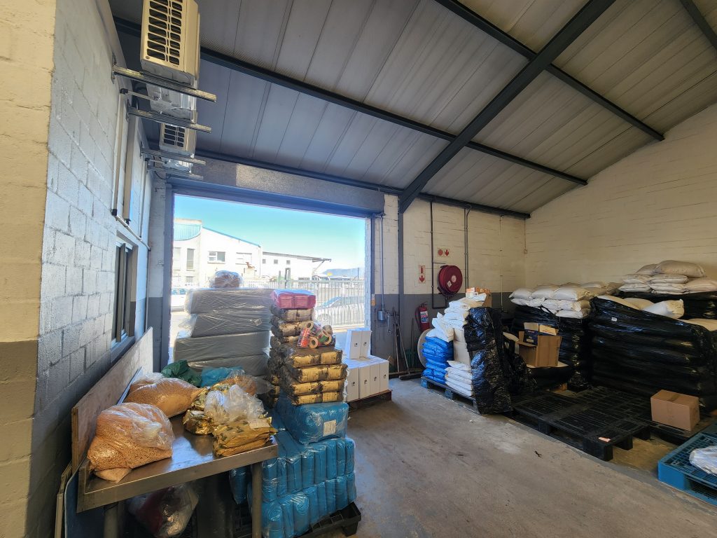 Warehouse to Rent Airport Industria - 66 Manhattan Street