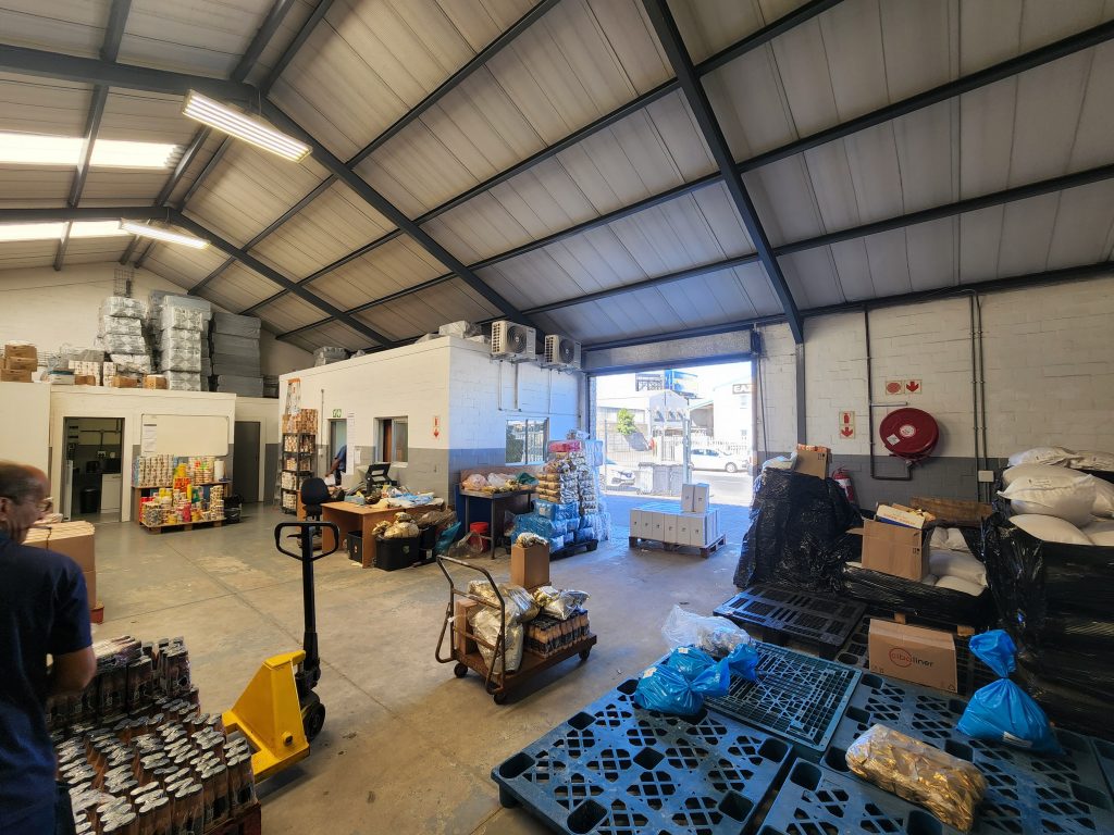 Warehouse to Rent Airport Industria - 66 Manhattan Street