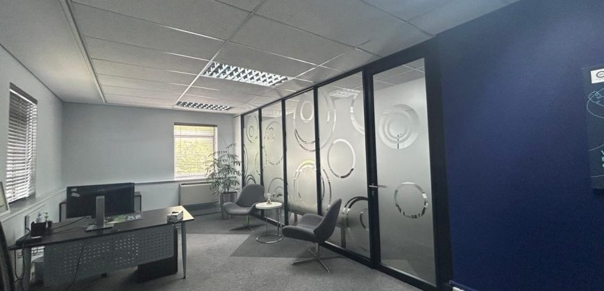 881 m² Office to Rent Newlands