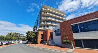250 m² Office to Rent Black River Park