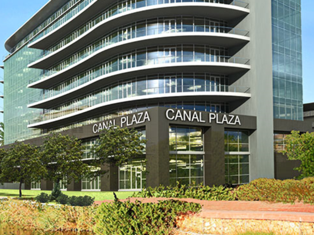 Canal Plaza