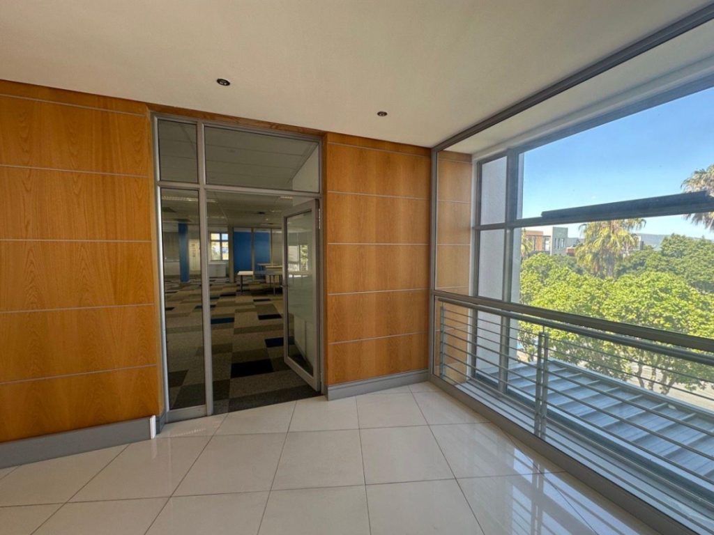 Office to Rent Century City - Hyde Park House