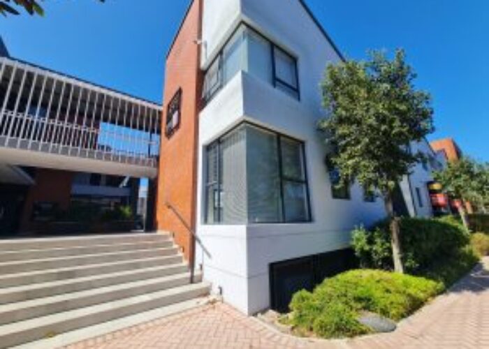 234 m² Office to Rent Century City I Manhattan Corner