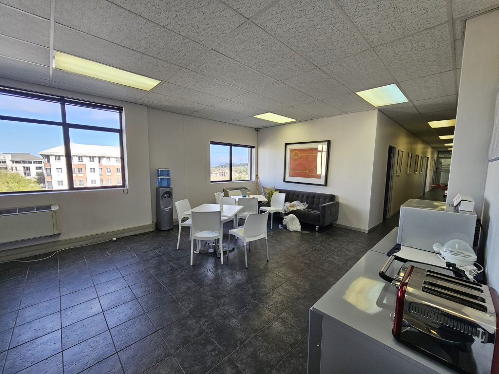 425 m² Office to Rent Tygervalley I Gihon Building - Image 2