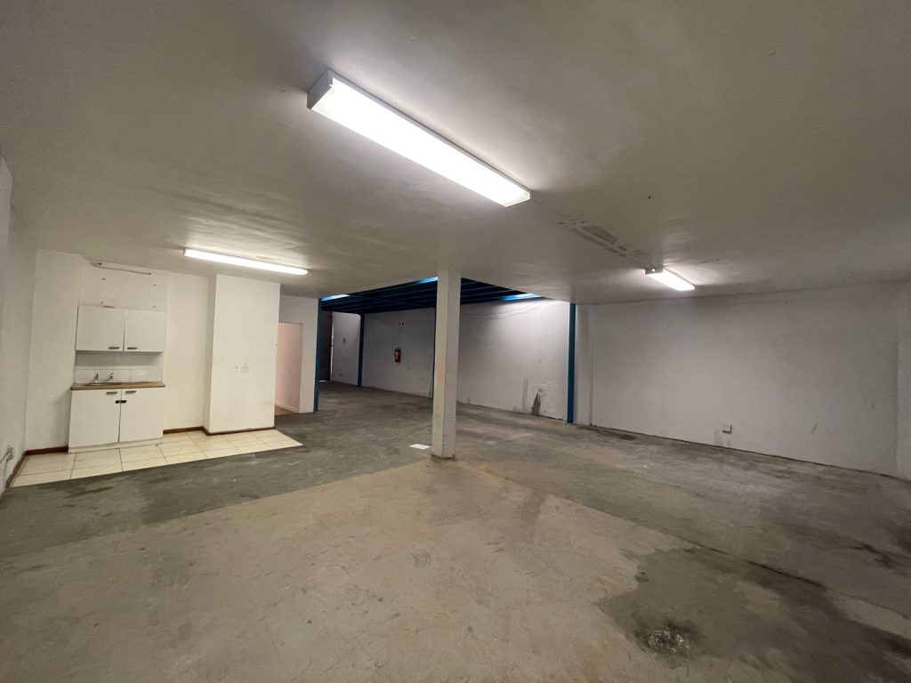 Ringer Park - Warehouse to rent Montague Gardens