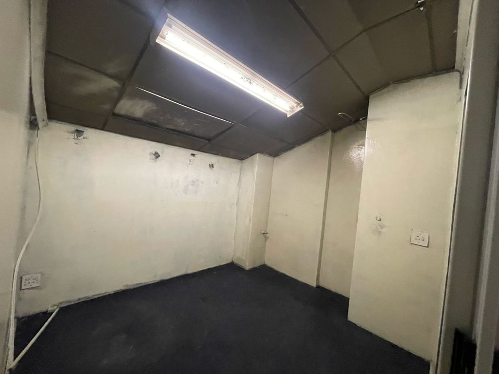 Ringer Park - Warehouse to rent Montague Gardens