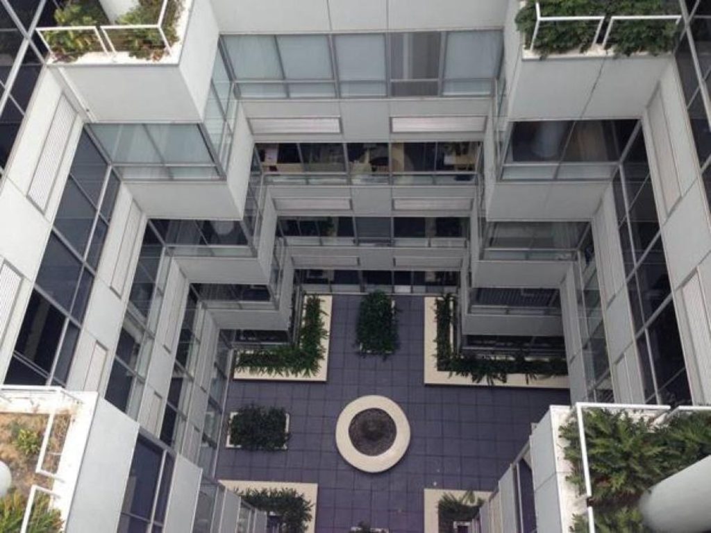 95 m² Office to Rent Sunclare Building - Image 1