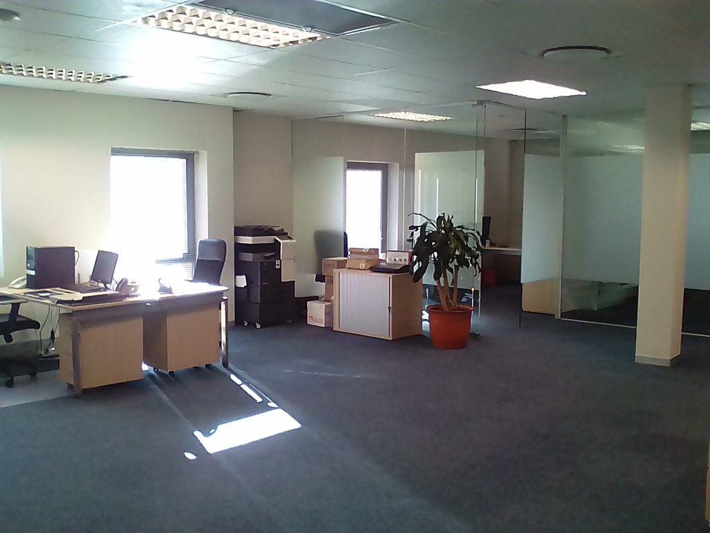 221 m² Office to Rent Century City - Image 2