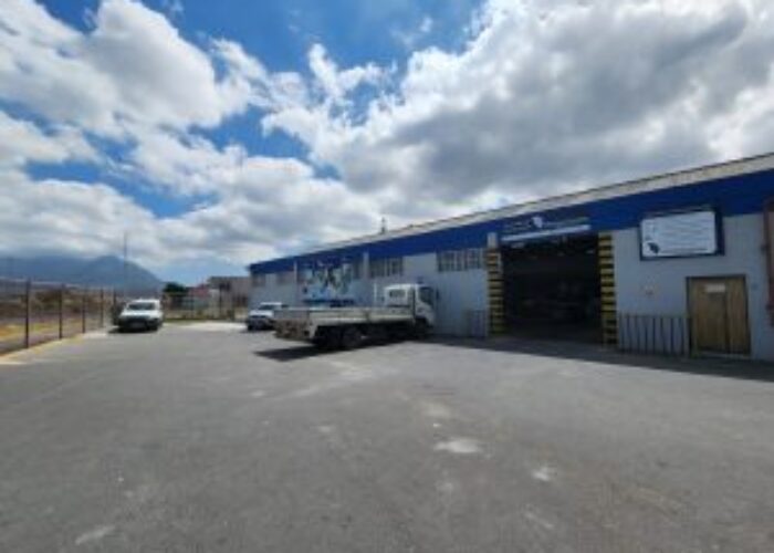 2,356 m² Warehouse to Rent Epping Industria