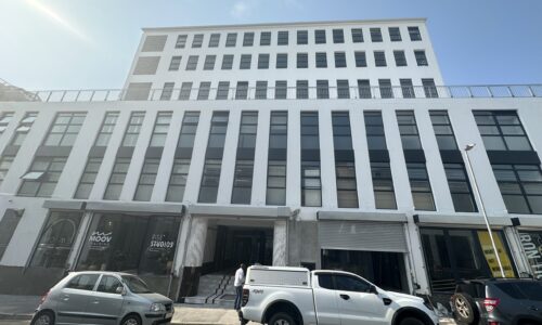 100 m² Office to Rent Gardens