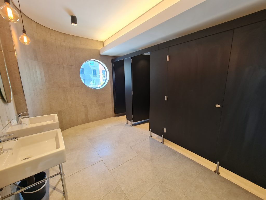 166 m² Office to Rent Bridgewater One - Image 13
