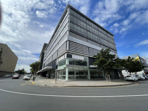 1,843 m² Showroom to Rent Foreshore