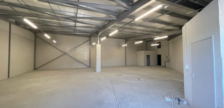 256 m² Warehouse to Rent Montague Gardens