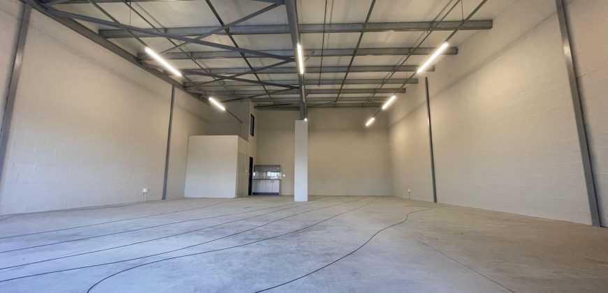 158 m² Warehouse to Rent Montague Gardens