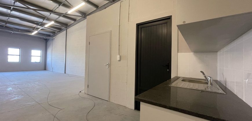 158 m² Warehouse to Rent Montague Gardens