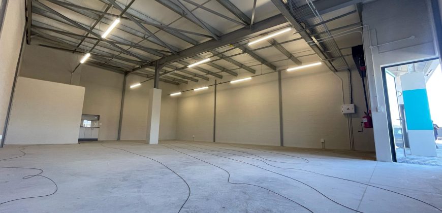 158 m² Warehouse to Rent Montague Gardens