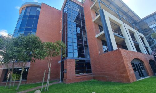 1,048 m² Office to Rent Black River Park