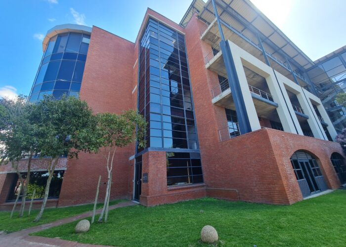 1,048 m² Office to Rent Black River Park