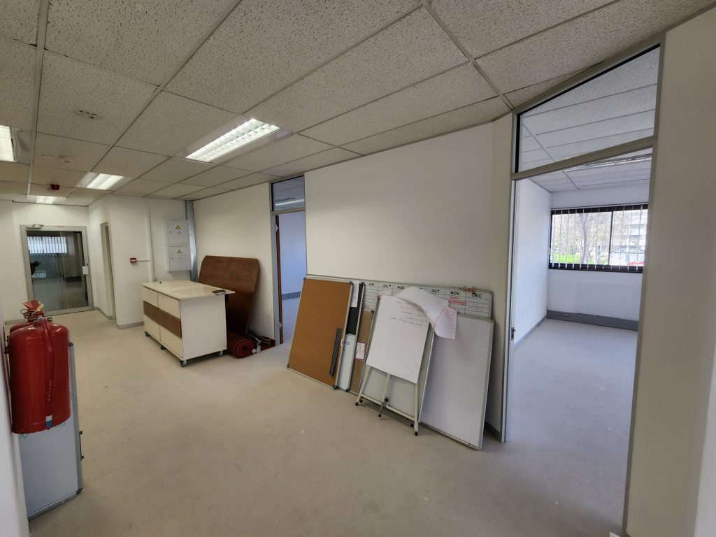 Office to Rent Pinelands - Golf Park