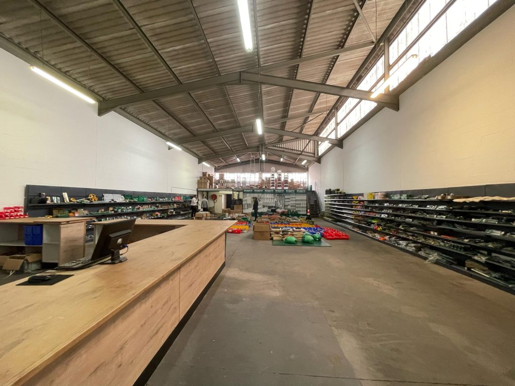 Warehouse to Rent Montague Gardens - Jigman Park