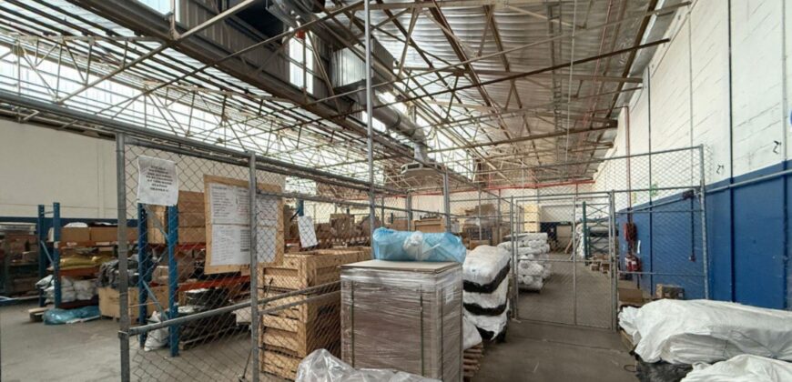 999 m² Warehouse to Rent Blackheath Industria