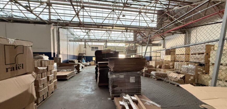 999 m² Warehouse to Rent Blackheath Industria