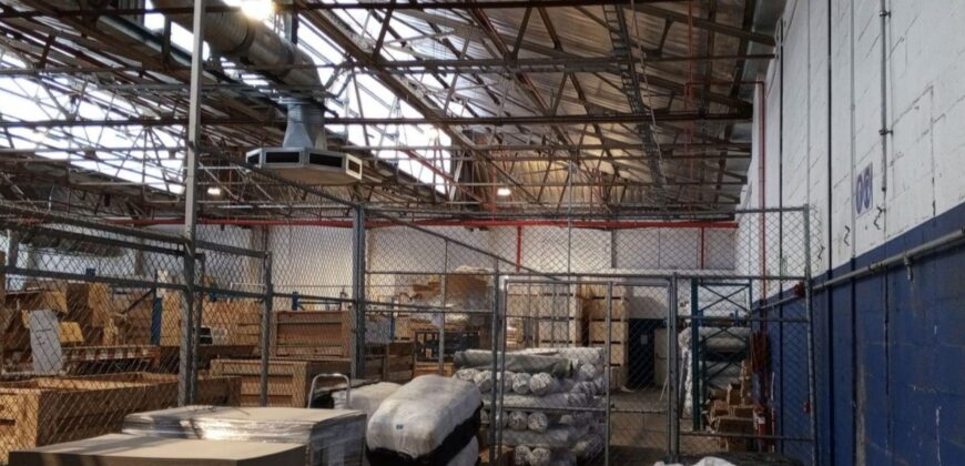 999 m² Warehouse to Rent Blackheath Industria