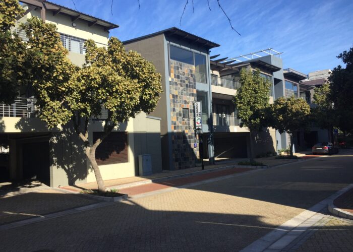 164 m² Office to Rent Century City