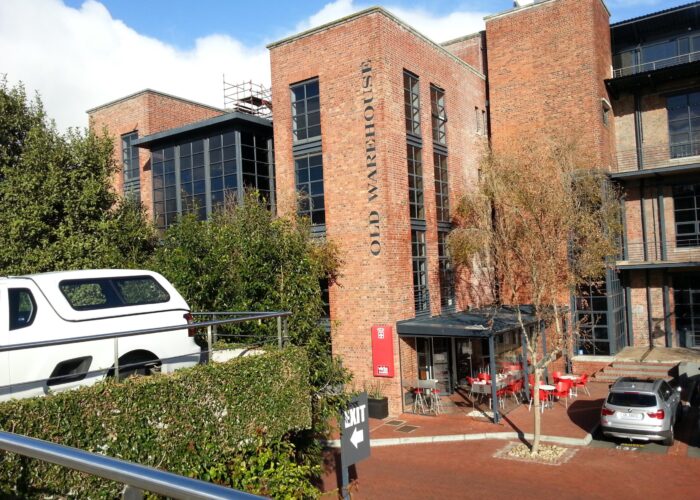 210 m² Office to Rent Observatory