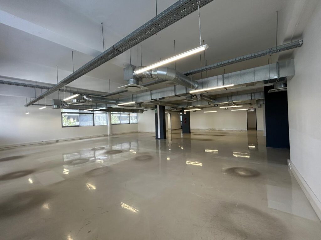 Office to Rent 33 Martin Hammerschlag