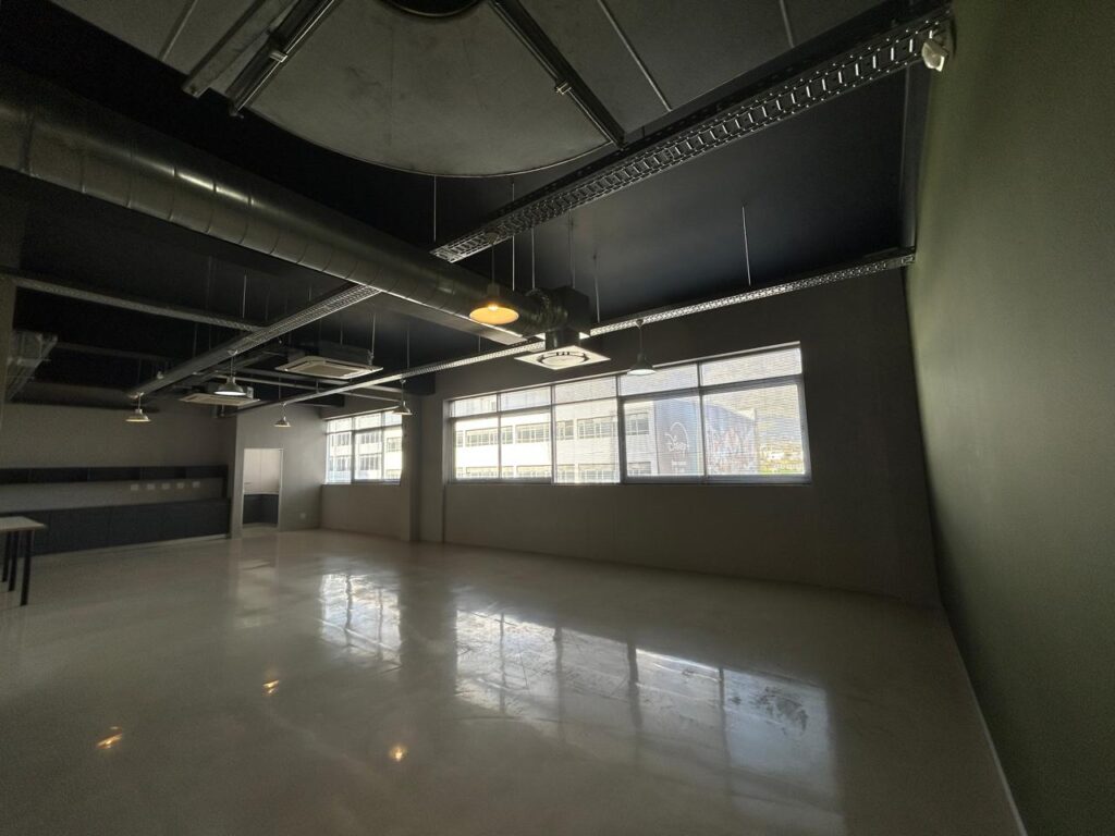 Office to Rent 33 Martin Hammerschlag