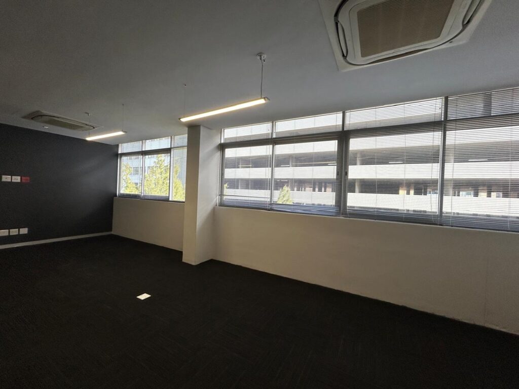 Office to Rent 33 Martin Hammerschlag