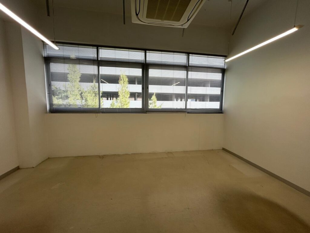 Office to Rent 33 Martin Hammerschlag