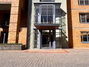 137 m² Office to Rent Newlands on Main