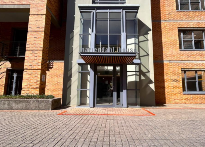 137 m² Office to Rent Newlands on Main