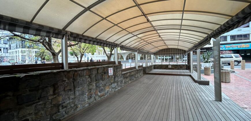 176 m² Retail Space to Rent Green Point