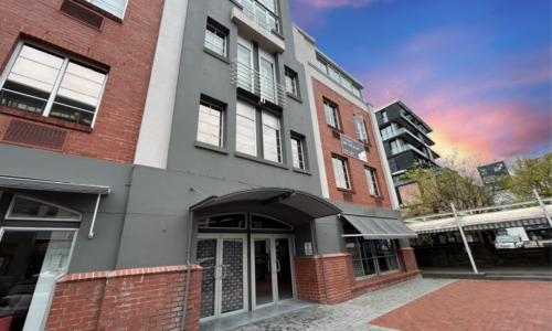 176 m² Retail Space to Rent Green Point