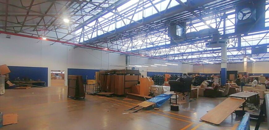 2,084 m² Warehouse to Rent Blackheath Industria