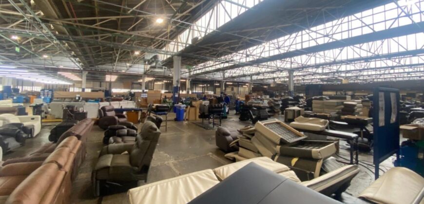2,084 m² Warehouse to Rent Blackheath Industria