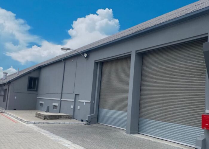 2,084 m² Warehouse to Rent Blackheath Industria