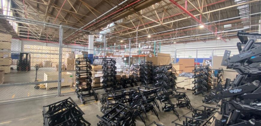 2,084 m² Warehouse to Rent Blackheath Industria