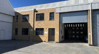 1,040 m² Warehouse to Rent Kyalami Plaza