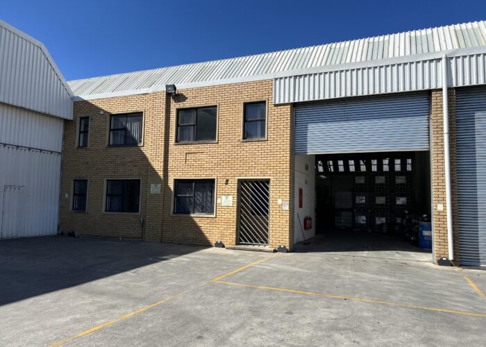 1,040 m² Warehouse to Rent Kyalami Plaza
